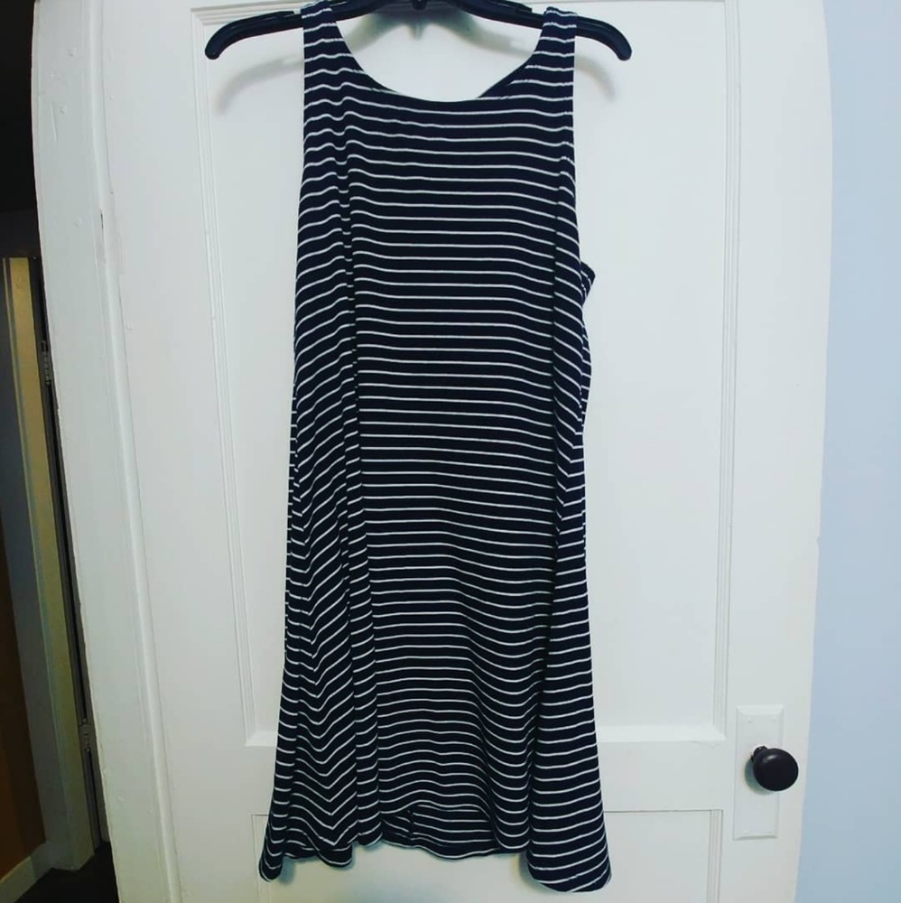 Navy & White Sleeveless Dress